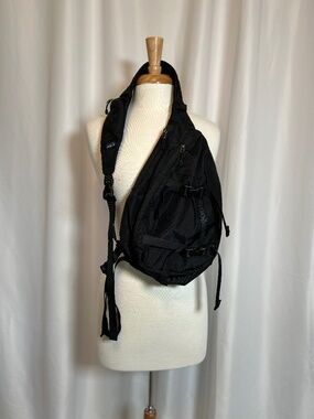 PATAGONIA BLACK ATOM 8L CROSSBODY BAG WITH WAIST STRAP